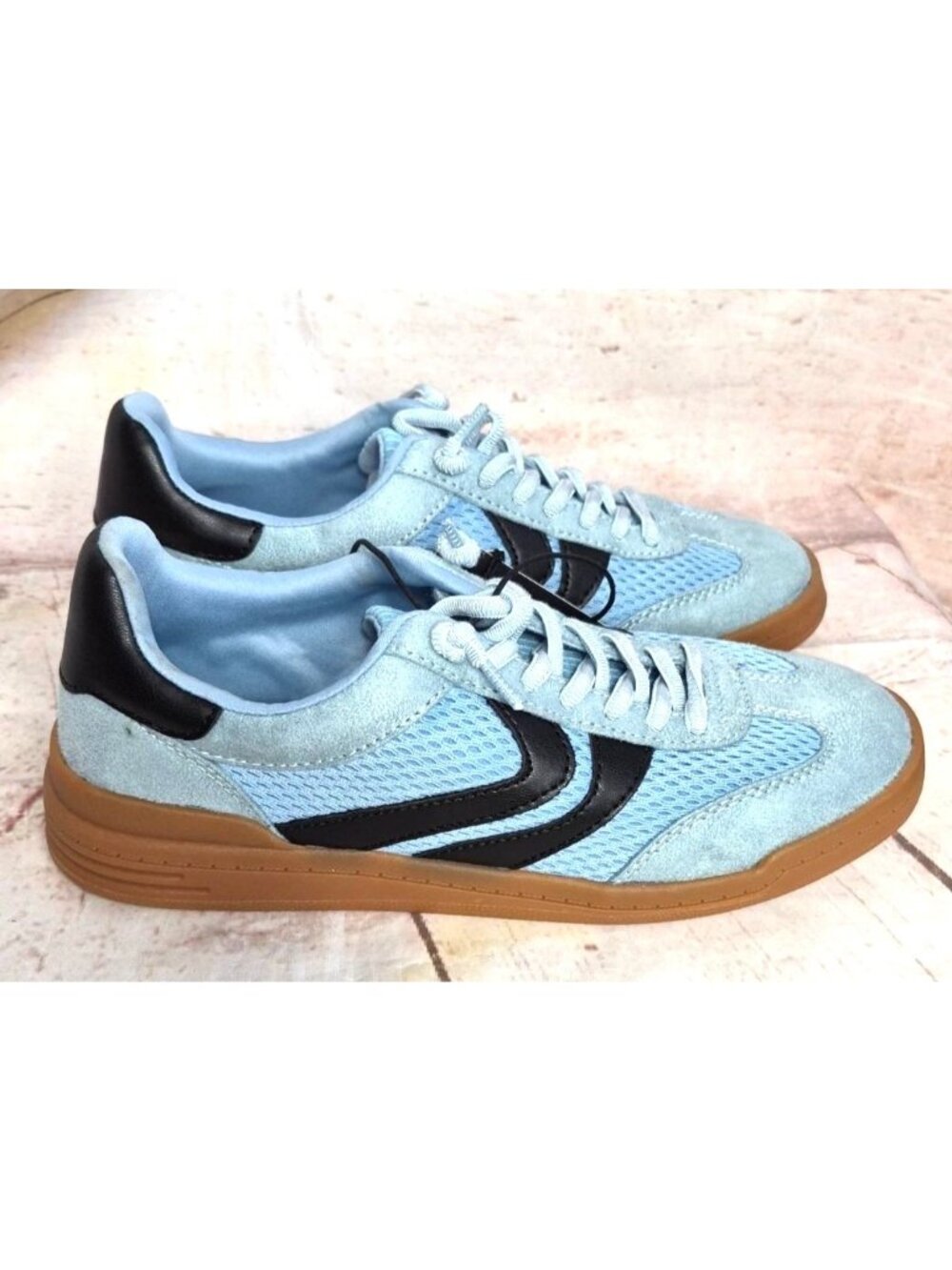 Women's Madden New York Light Blue & Black Suede Mesh Low Sneakers Size 6